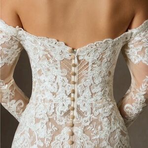 Champagne Lace Gown - BRAND NEW